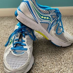 Saucony Hurricane 15 Women’s Size 9.5
